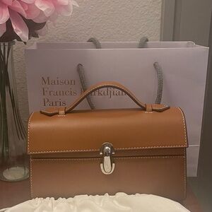 Savette Symmetry Pochette in Classic tan | Leather | pre-owned with defects